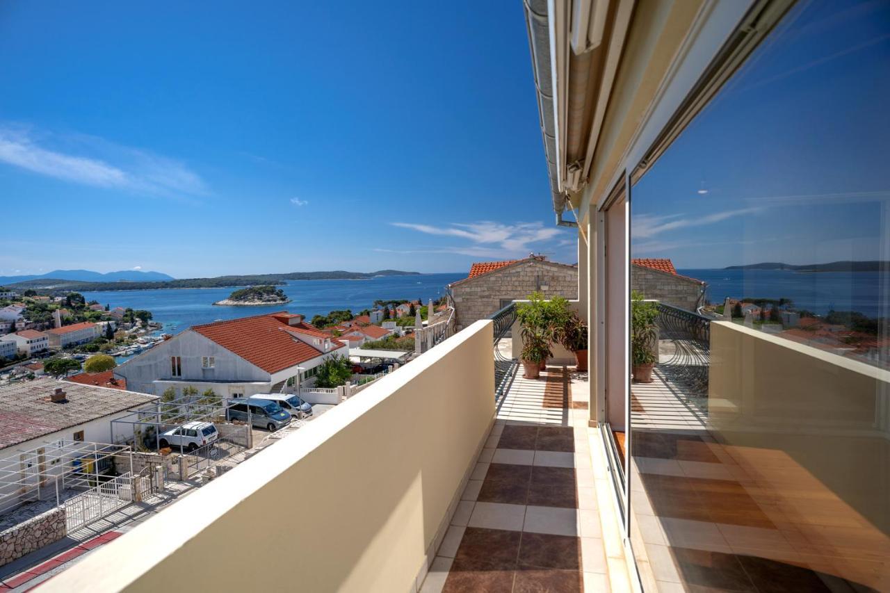 The Swallow'S Nest - Zf Hvar Hvar Town Bagian luar foto